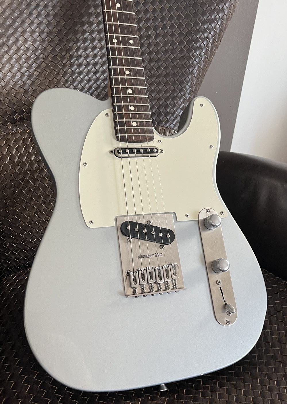 Vintage Ice Blue T-Fiddle